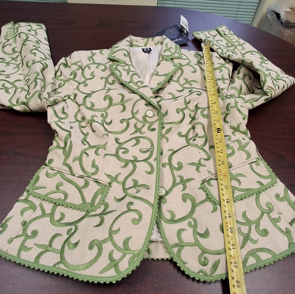 Blazer - Picture 8 of 8